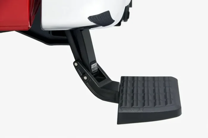 Bedstep®2 Flp Dwn Side Bumper Step 19-25 Slv/Sra 1500, 22 LTD/Lmtd, Mid/Long Bed