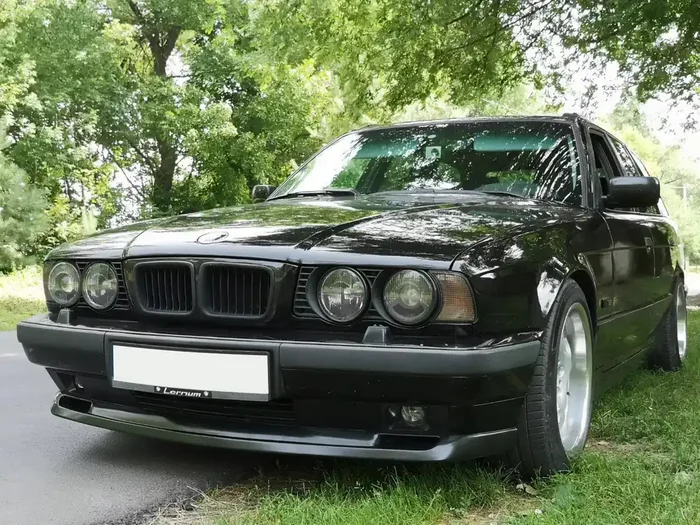 BMW 5 Series E34 MTech Style Front Lip (1987 – 1996)