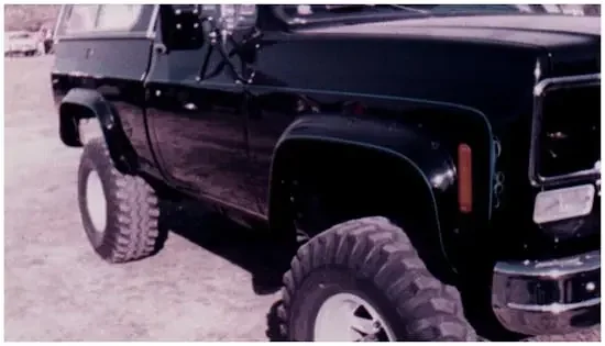Bushwacker 40003-11 Cutout Style Fender Flares, 2pc