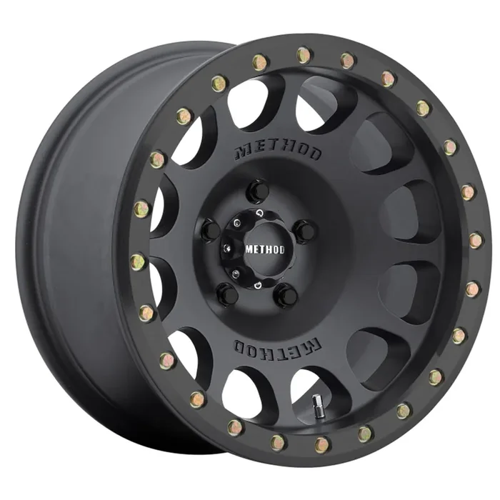 Method MR105 Beadlock 17×8.5 0mm Offset 8×6.5 130.81mm CB Matte Black w/BH-H24125 Wheel
