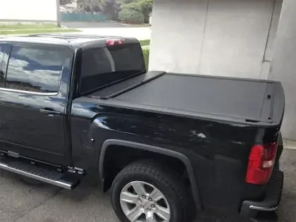 Roll-N-Lock LG261M M-Series Retractable Truck Bed Cover