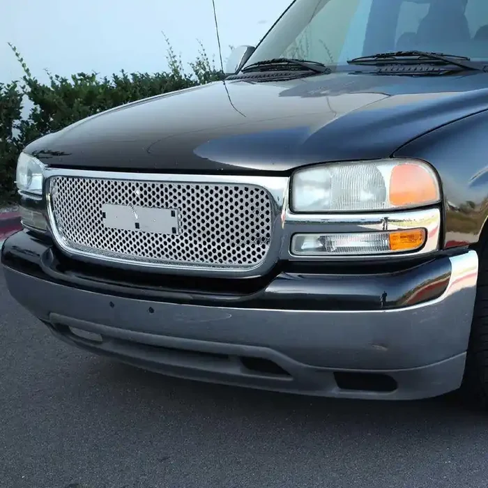 Spec-D Grill GMC Yukon (00-06) GMC Sierra (99-02) Mesh Gloss Black or Chrome